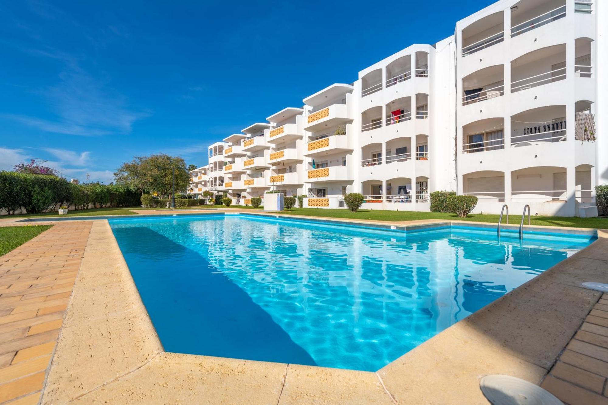 Algarsun - Idealy Situated Holiday Apartment With All Modern Comfort Albufeira Eksteriør bilde